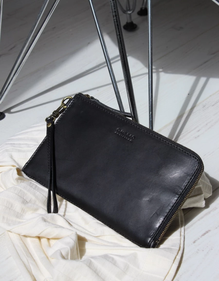 O My Bag Men's Black Classic Leather Travel Pouch - Stylish & Durable Organizer for Essentials